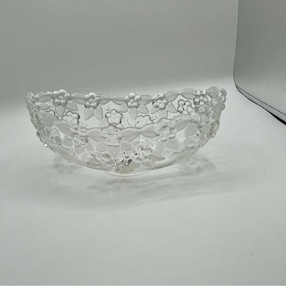 Elegant Clear Floral Glass Bowl Mikasa Germany